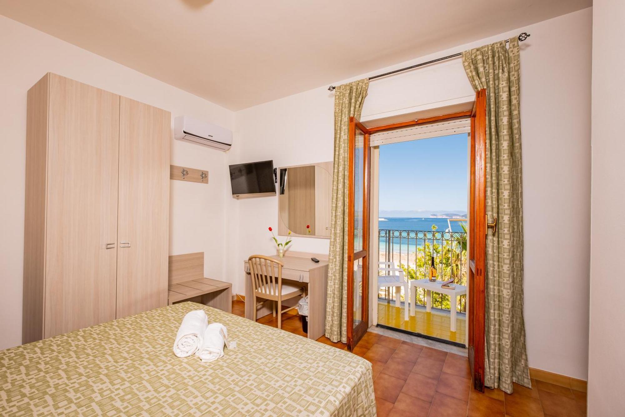 אלגהרו Hotel Il Gabbiano מראה חיצוני תמונה