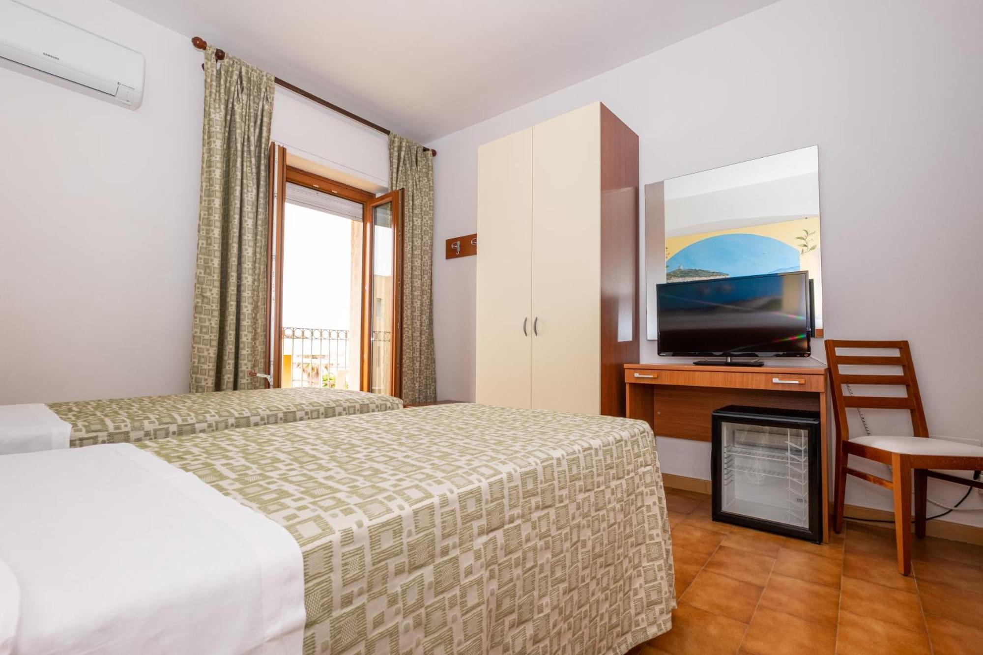 אלגהרו Hotel Il Gabbiano מראה חיצוני תמונה